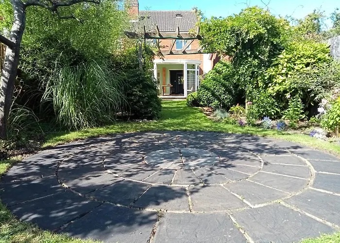32 Station Rd